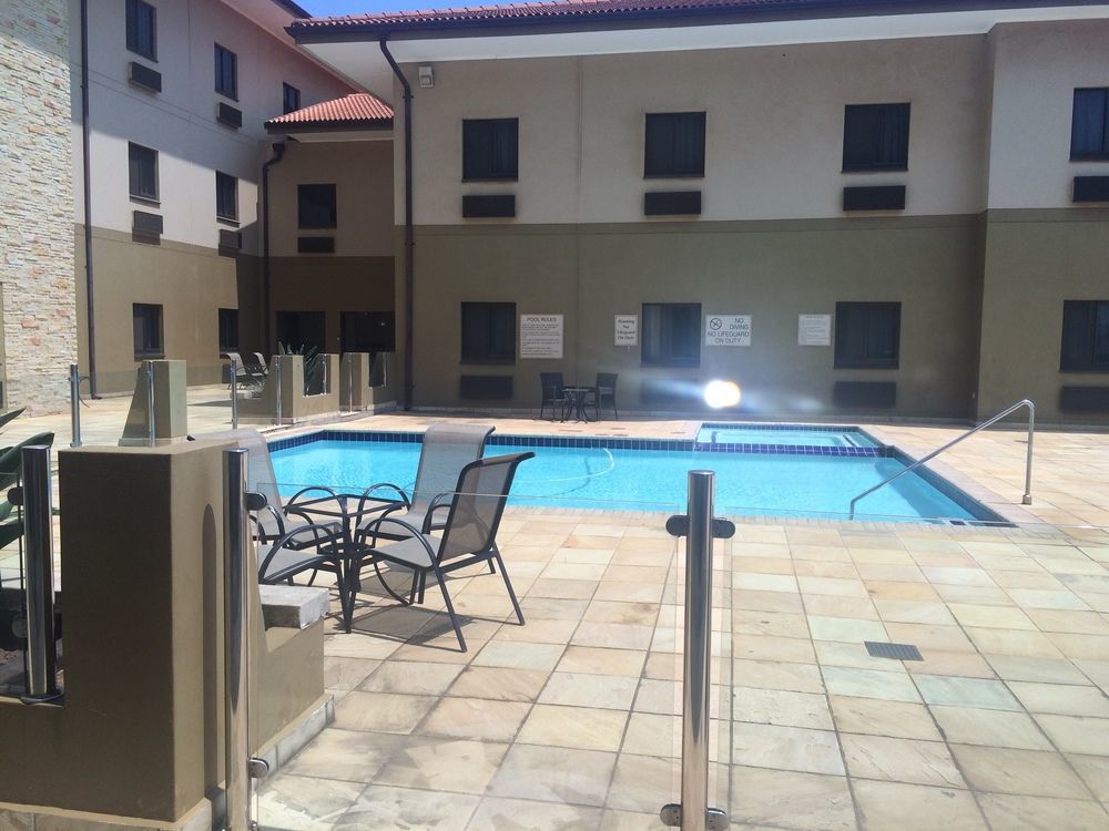 Hampshire Hotel - Ballito Extérieur photo